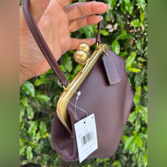 Coach Kisslock Frame 16 Bag Black Currant Leather Top Handle Purse NWT - Picture 4 of 8